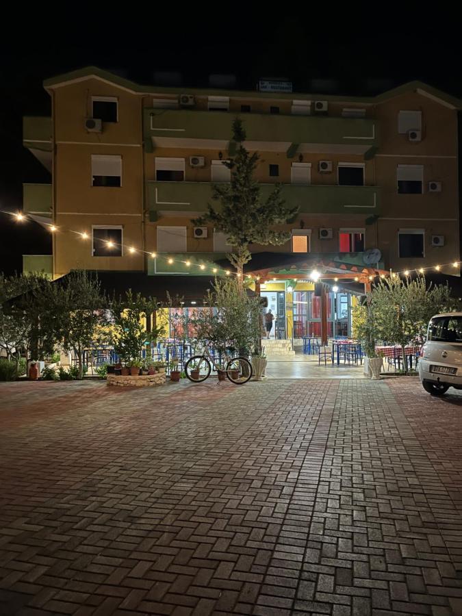 Hotel Bolonja Shëngjin Exteriör bild